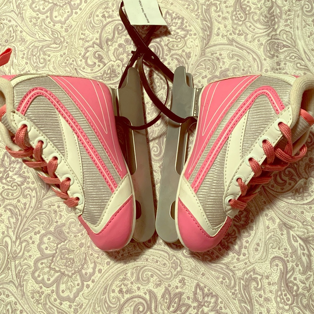 Toddler two blade ice skates